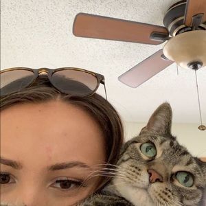 Meet your Posher, Lejla